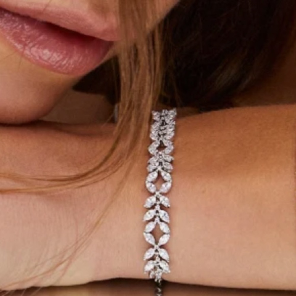 NWT Kendra Scott Rosalie Silver Tennis Bracelet in White Cubic Zirconia - Picture 2 of 8